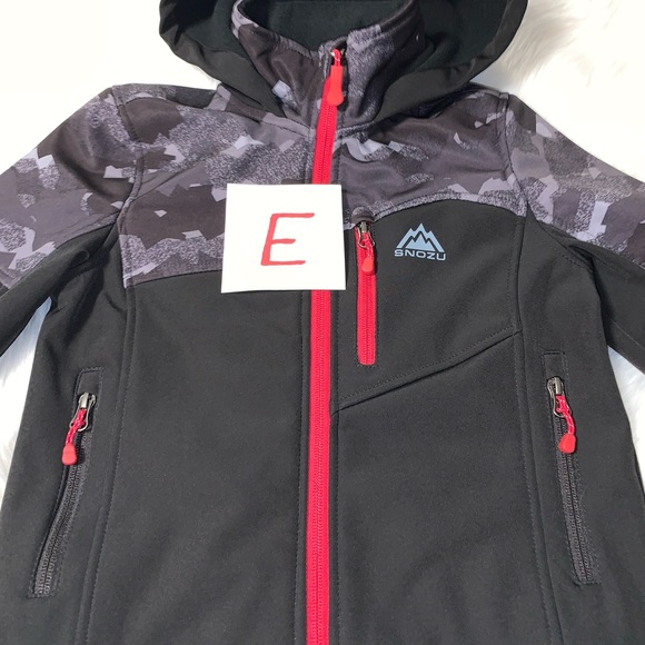 Snozu performance hooded zip front jacket. XS/5-6. Virtually New! - Picture 4 of 10